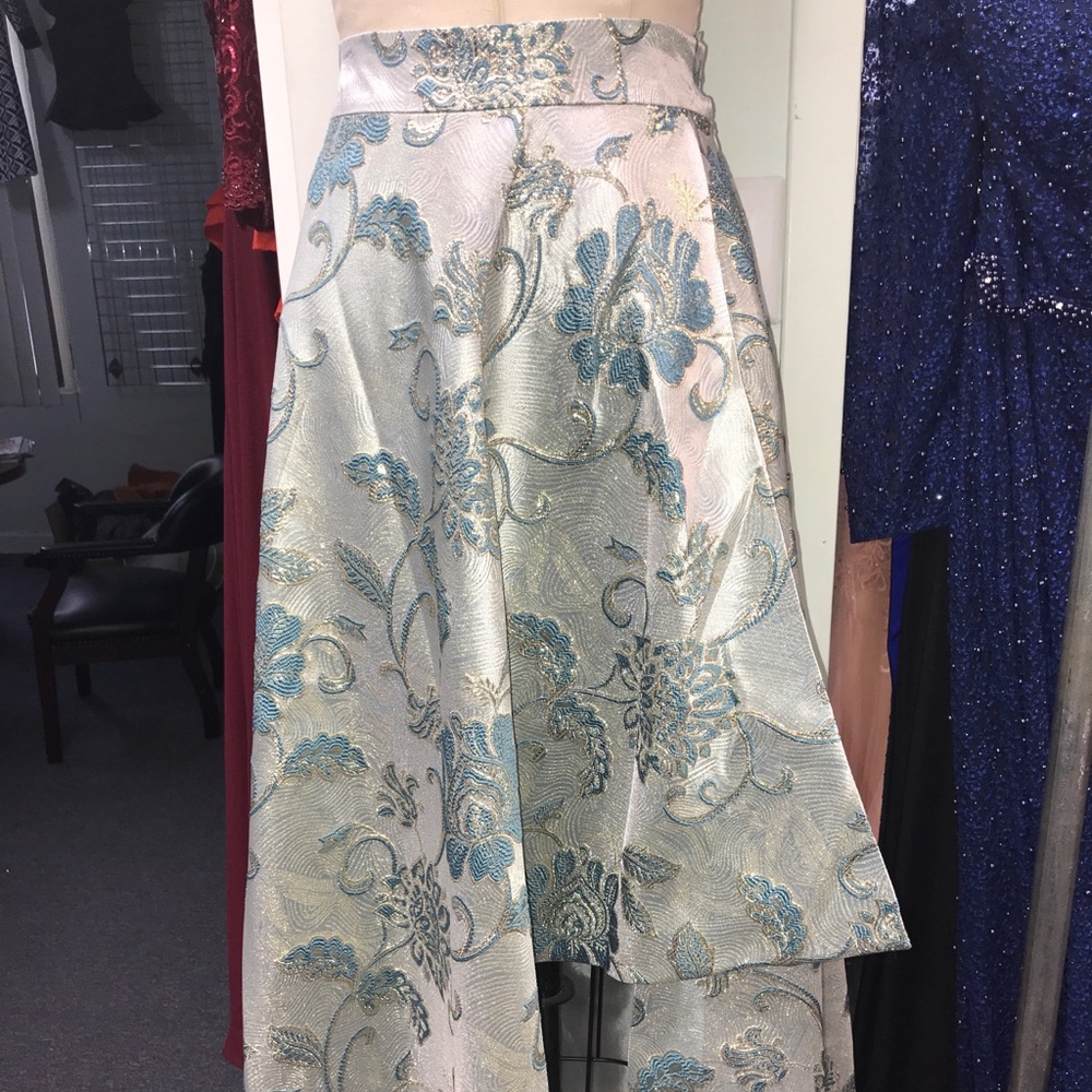 BEAUTIFUL turquoise, gold floral high-low skirt